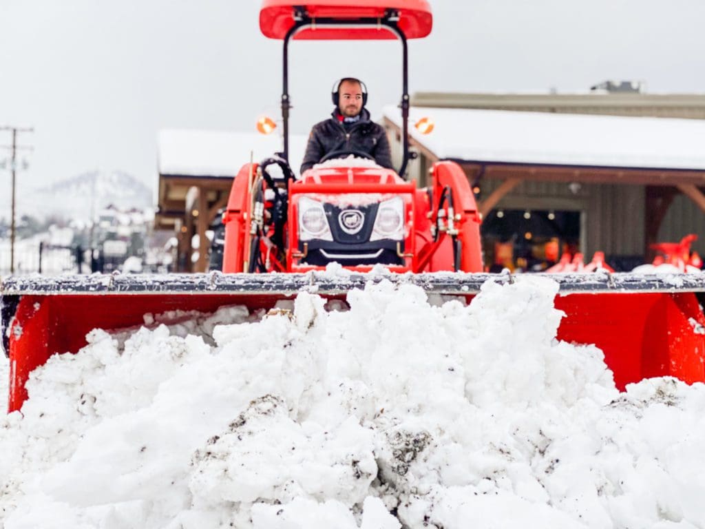 Snow blades for tractors