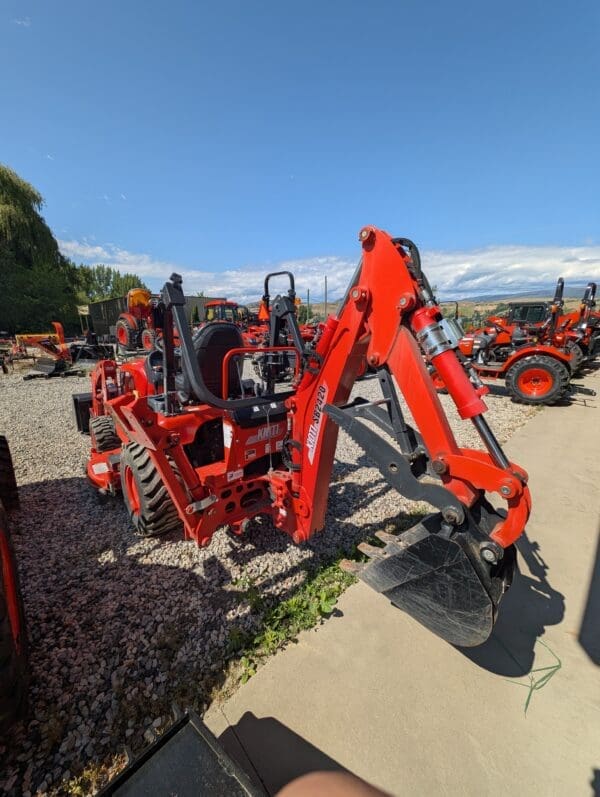 2022 KIOTI CS2220s Tractor, Loader, Backhoe, and Mower - Image 8