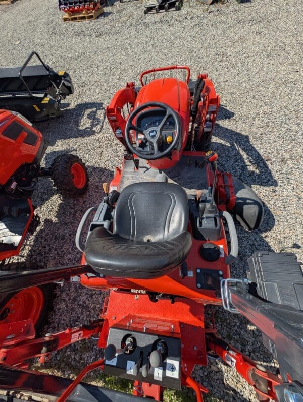 2022 KIOTI CS2220s Tractor, Loader, Backhoe, and Mower - Image 7