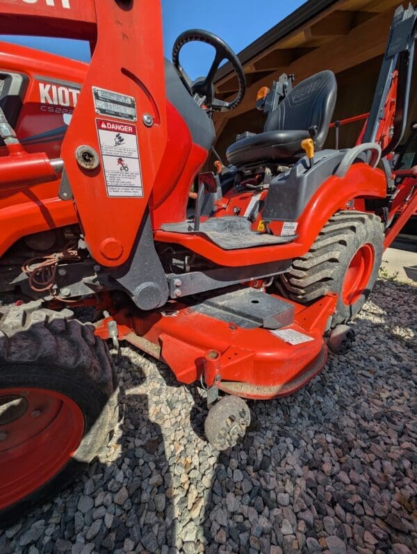 2022 KIOTI CS2220s Tractor, Loader, Backhoe, and Mower - Image 6